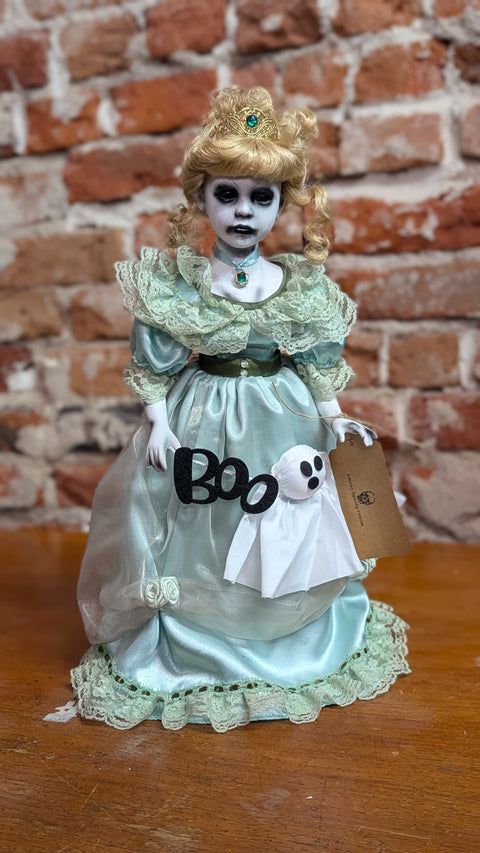 Laura's Spooky Hollow Dolls