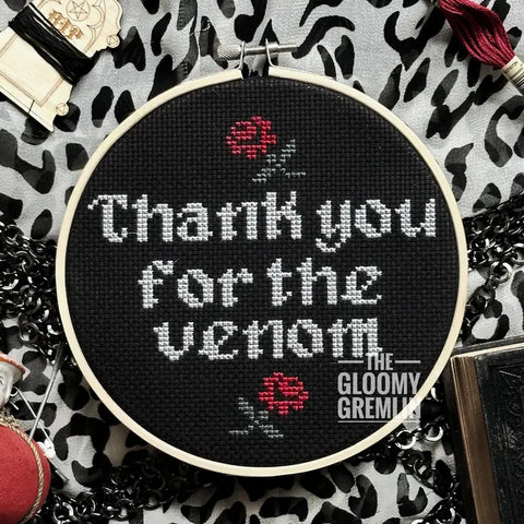 El kit de punto de cruz The Gloomy Gremlin Thank You For the Venom