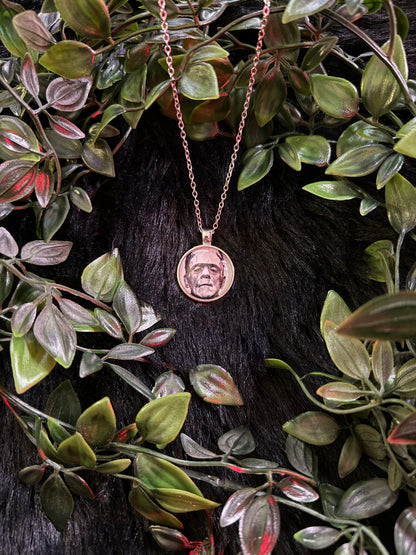 Collar de Frankenstein: Ofrendas de cementerio