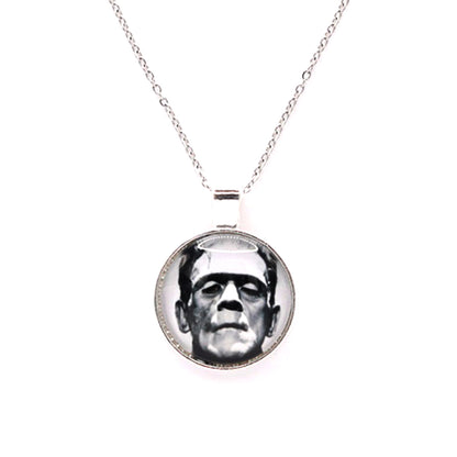 Collar de Frankenstein: Ofrendas de cementerio