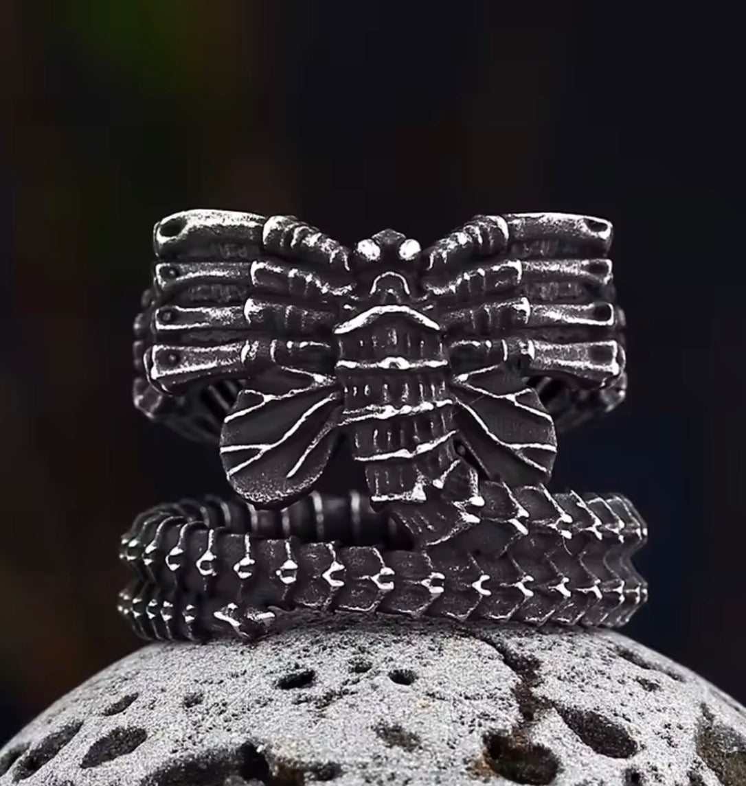 Alien Face Hugger Ring