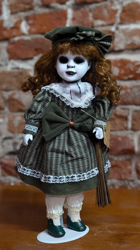 Laura's Spooky Hollow Dolls