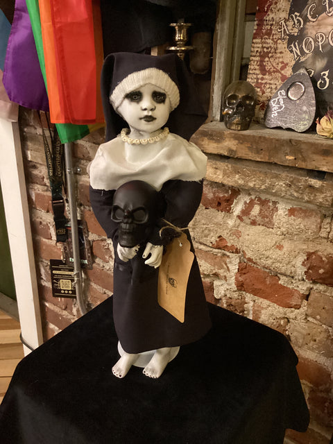 Laura's Spooky Hollow Doll Believer