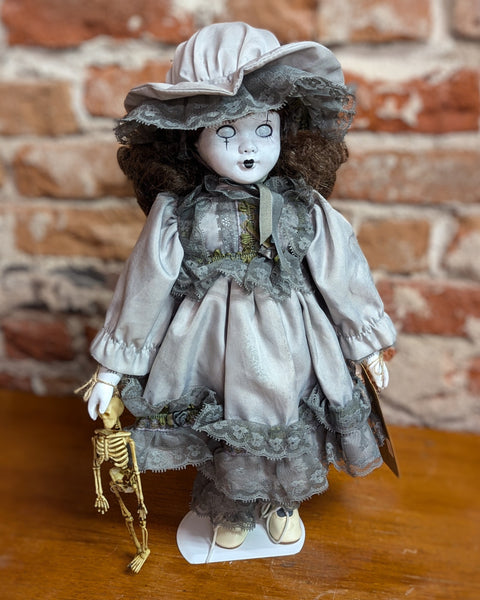 Laura's Spooky Hollow Dolls