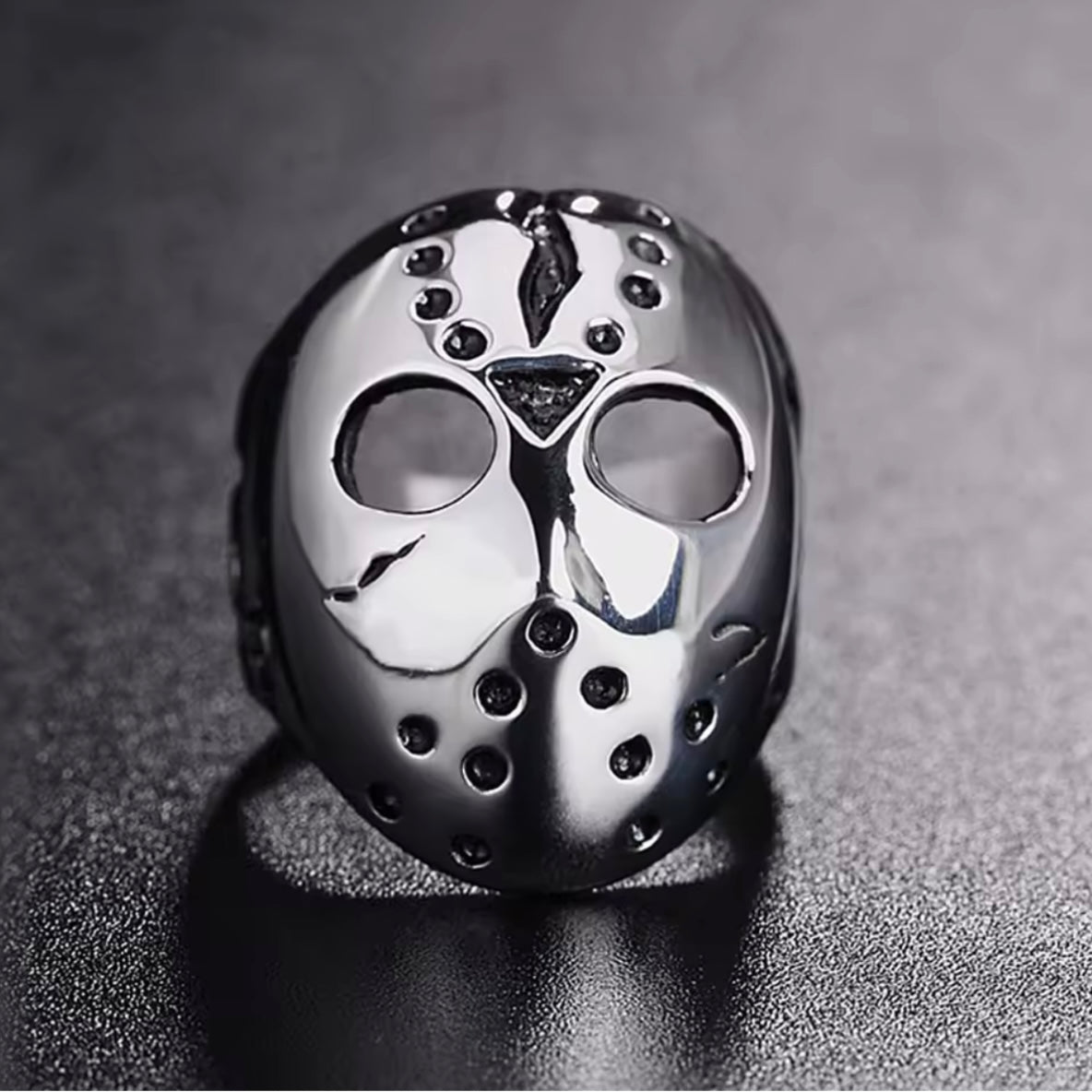 Anillo de Viernes 13