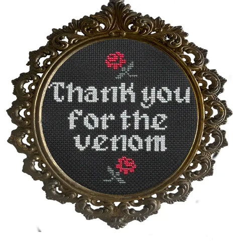 El kit de punto de cruz The Gloomy Gremlin Thank You For the Venom